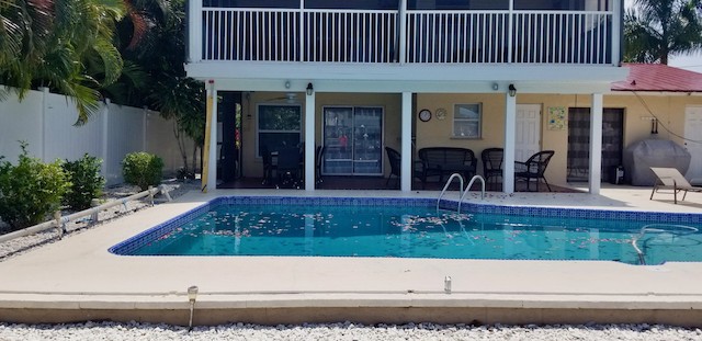 Leaves in Fort Myers Beach swimming pool